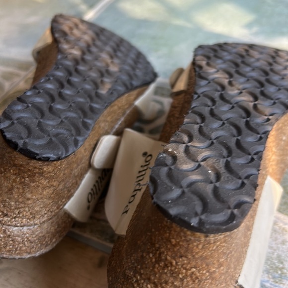 UGG Papillio beige sandal. - Picture 3 of 4